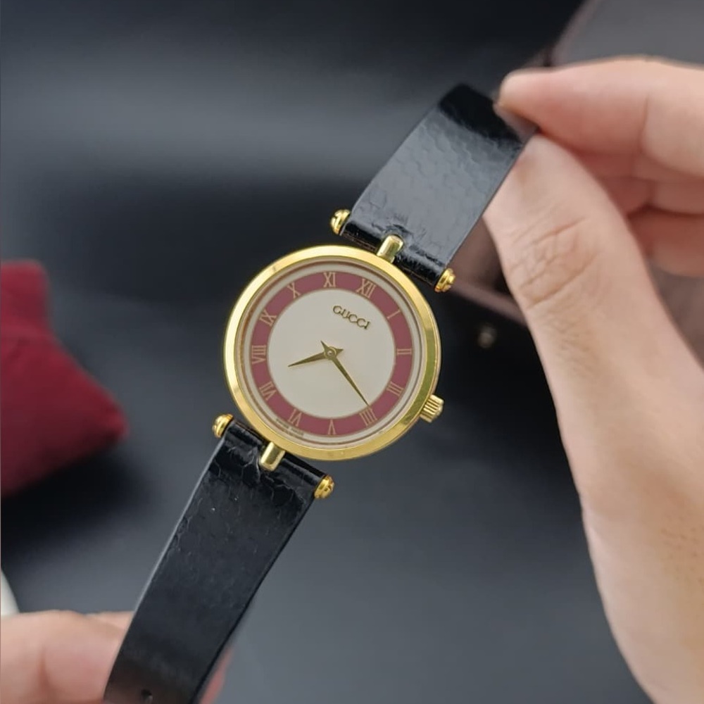 Vintage Gucci 2000M Dress Watch
(Men and Women) Gold Plated - Picture 2 of 15